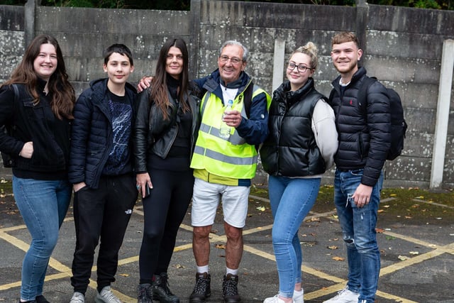 The family of Shelf-born England footballer Frank Worthington who died earlier this year with dementia, doing a sponsored walk in tribute of him