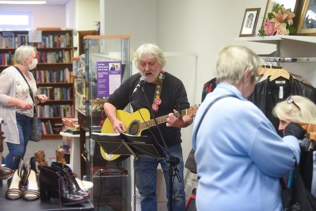 Lancaster Music Festival. Graham Windle performs at Defying Dementia charity shop. Picture by Daniel Martino.