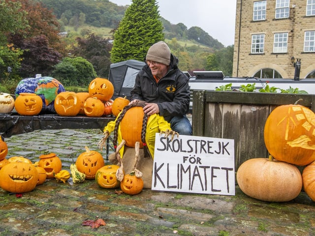 Sand In Your Eye sculptor Dave Martin with the Greta Thunberg scene