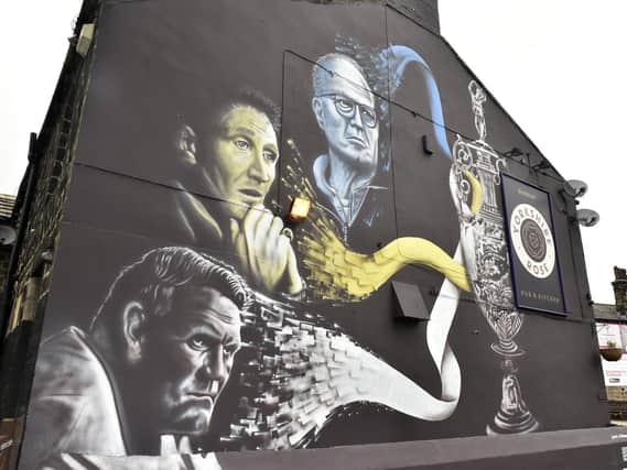The latest Leeds United mural to be unvealed in Guiseley at the Yorkshire Rose Pub.