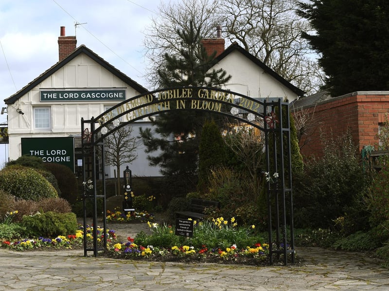 Two full-sized grass football pitches lies in Barley Hill Park in Garforth and are free to use on a casual basis. An alternative is Glebelands Recreation Ground which has one adult and one junior-sized football pitch.