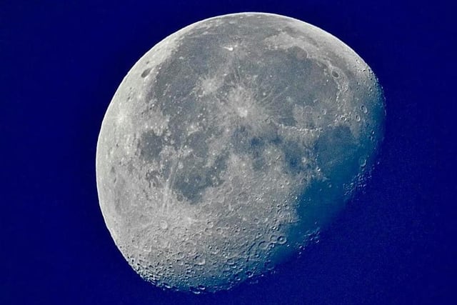 Steve Turner' stunning photo of the early morning Moon in Ryhill.
