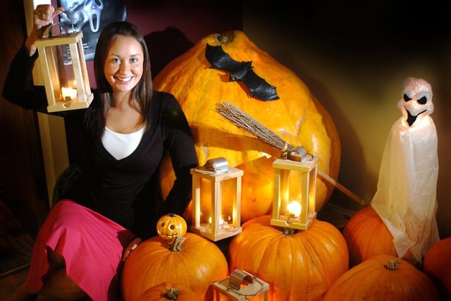 Emma Williams at Ribby Hall Leisure Village with a 250lb pumpkin in 2006