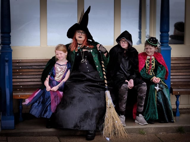 A family takes shelter.
w214810q