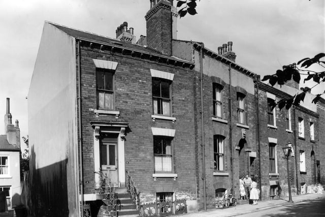 Properties on Cliff Road pictured in August 1961.