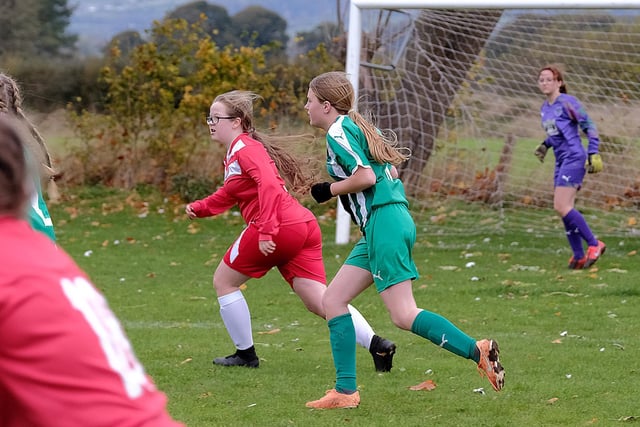 Scarborough's Ellie-Mae Bloomfield looks for a chance

Photo by Richard Ponter
