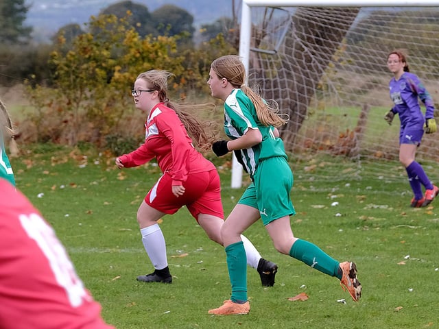 Scarborough's Ellie-Mae Bloomfield looks for a chance

Photo by Richard Ponter