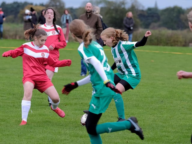 Teo Baltatu looks to stop a Wigginton attack

Photo by Richard Ponter