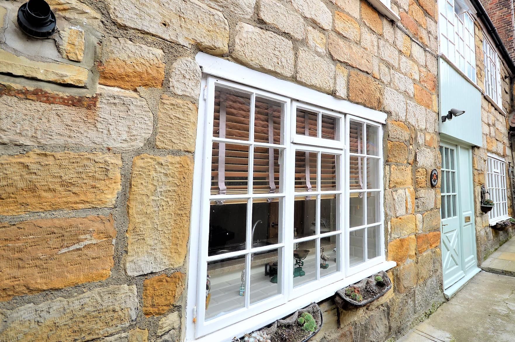 Although in the heart of Whitby's town centre, this cottage has a quiet location away from the bustle.