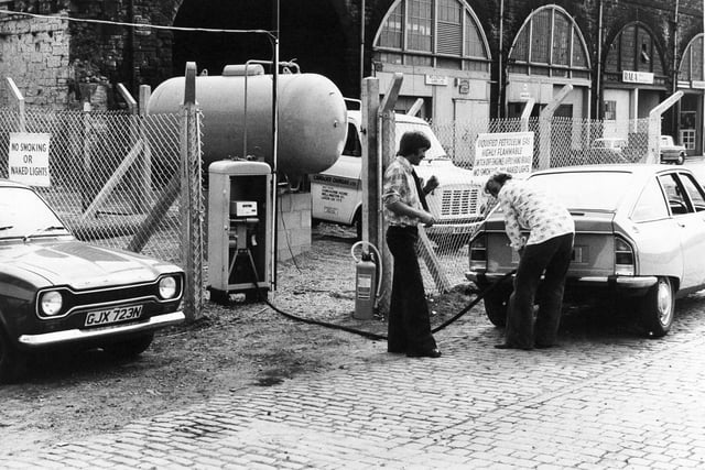 The first Leeds city centre filling station for vehicles converted to run on petroleum gas has opened in Wellington Street in August 1975.