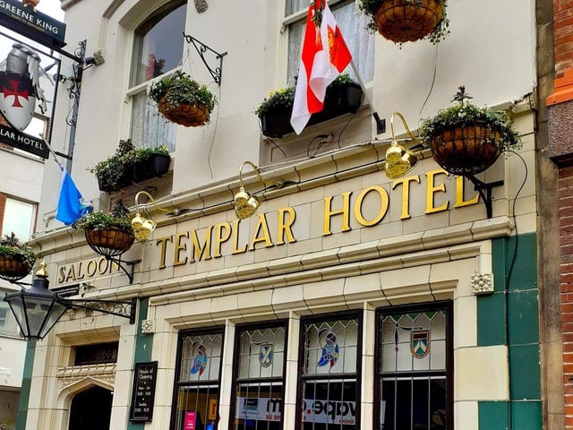"This is a traditional city-centre locals’ pub", the Good Beer Guide said of Templar.  It added: " The landlord and many of the staff have served here for over 30 years. League darts and dominoes are played."