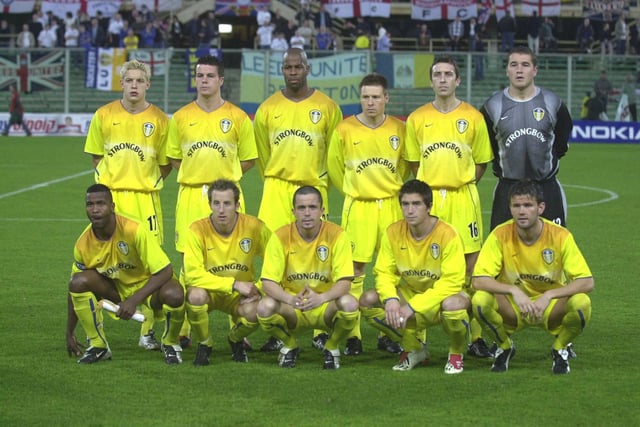 Leeds United line up for a team photograph before kick-off.