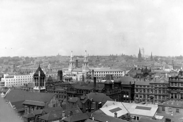 Share your memories of Leeds city centre in 1953 with Andrew Hutchinson via email at: andrew.hutchinson@jpress.co.uk or tweet him - @AndyHutchYPN