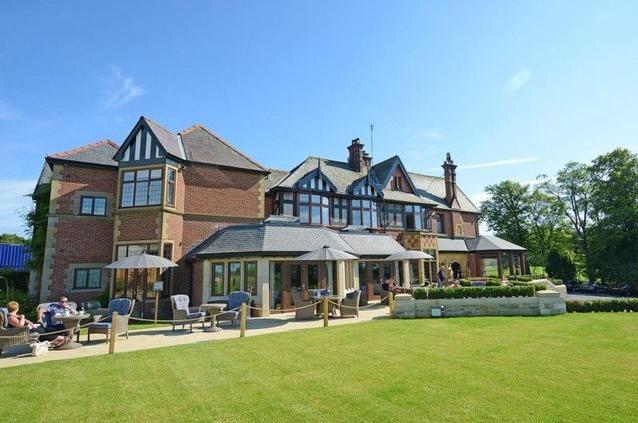 This mult-award winner and star of Lancashire has four AA Rosettes