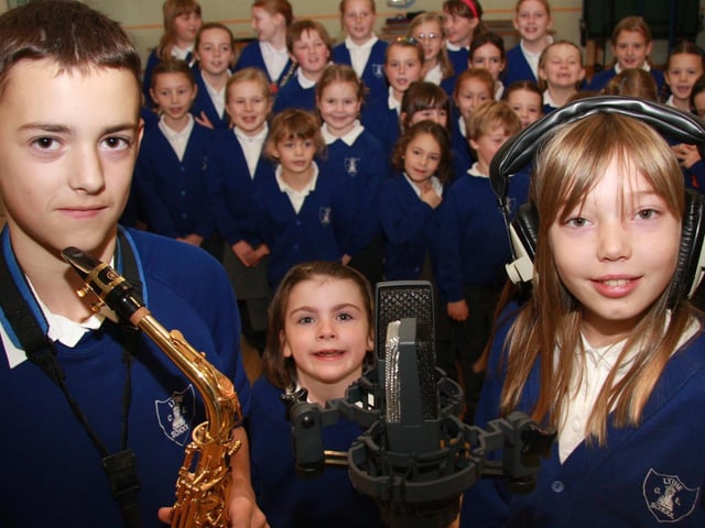 Pupils from Lythe School make their Christmas record.