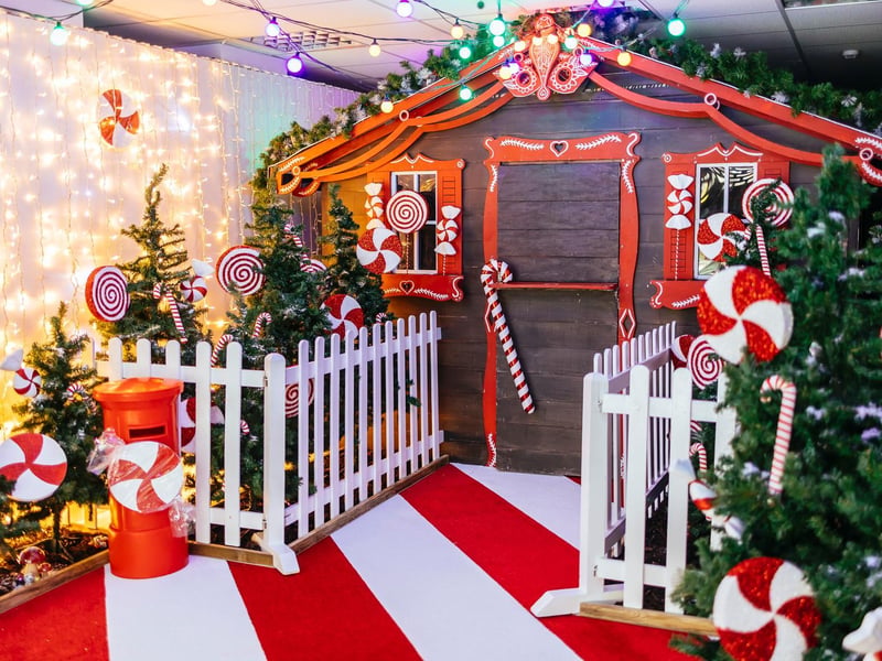 Take a trip to see the big man himself this Christmas at Santa’s Cabin! Head to the Merrion Centre this festive season to find Santa, his helpers & all of their presents in his magical Winter log cabin! At Santa’s Cabin you can enjoy a visit with Santa, choose to get a present, and definitely take lots of photos in his wintery home. 📍 Merrion Centre, Merrion Way, Leeds, LS2 8NG