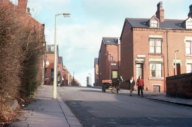 Enjoy these photos of life in  Leeds in 1976. PIC: Leeds Libraries, www.leodis.net