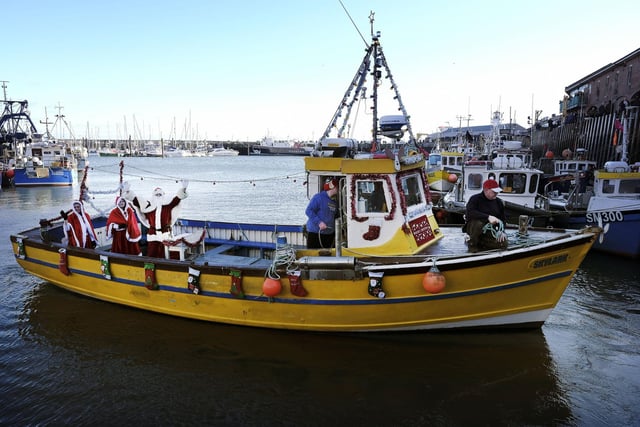 Santa arrives in Scarborough Harbour
