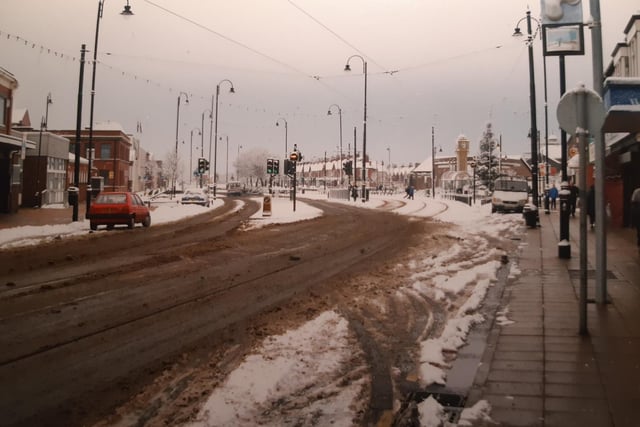 The mid 1990s experienced a couple of cold snaps. This shows Lord Street in Fleetwood. Leanne Tobin remembers 1995. She said: "The snow had drifted halfway up the bus stop near Manchester Square and it settled thick on the prom