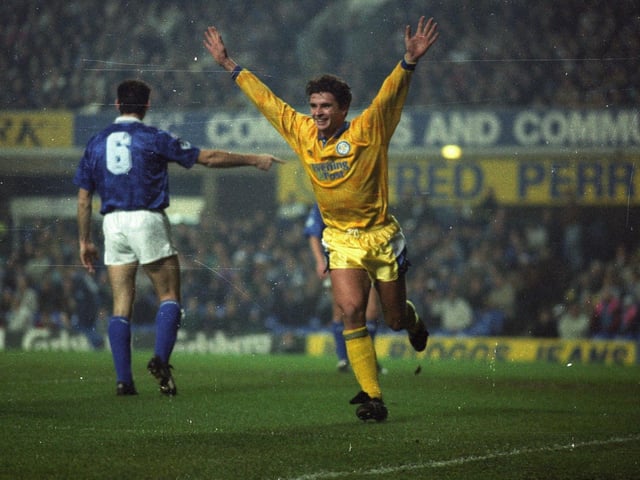 Speed draws the Whites level at Goodison Park in the fourth round of the League Cup in December 1991. Leeds completed the turnaround and advanced to the next stage of the competition with a 4-1 win.
