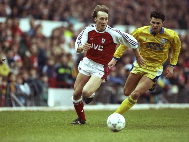 Speed chases down Arsenal's Lee Dixon in a goalless draw at Highbury Stadium on January 27 1991.