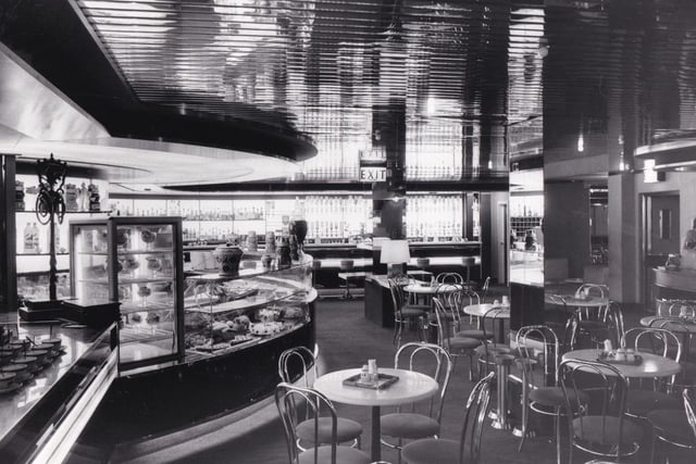 Inside Strawberry Affaire on the corner of Lands Lane and Albion Place in March 1984. "It is a noisy, lively spot, most expensively created with imaginative use of chrome, brass, huge mirrors and subtly lighting. It is clean and neat without being ostentatious," wrote a YEP food critic.