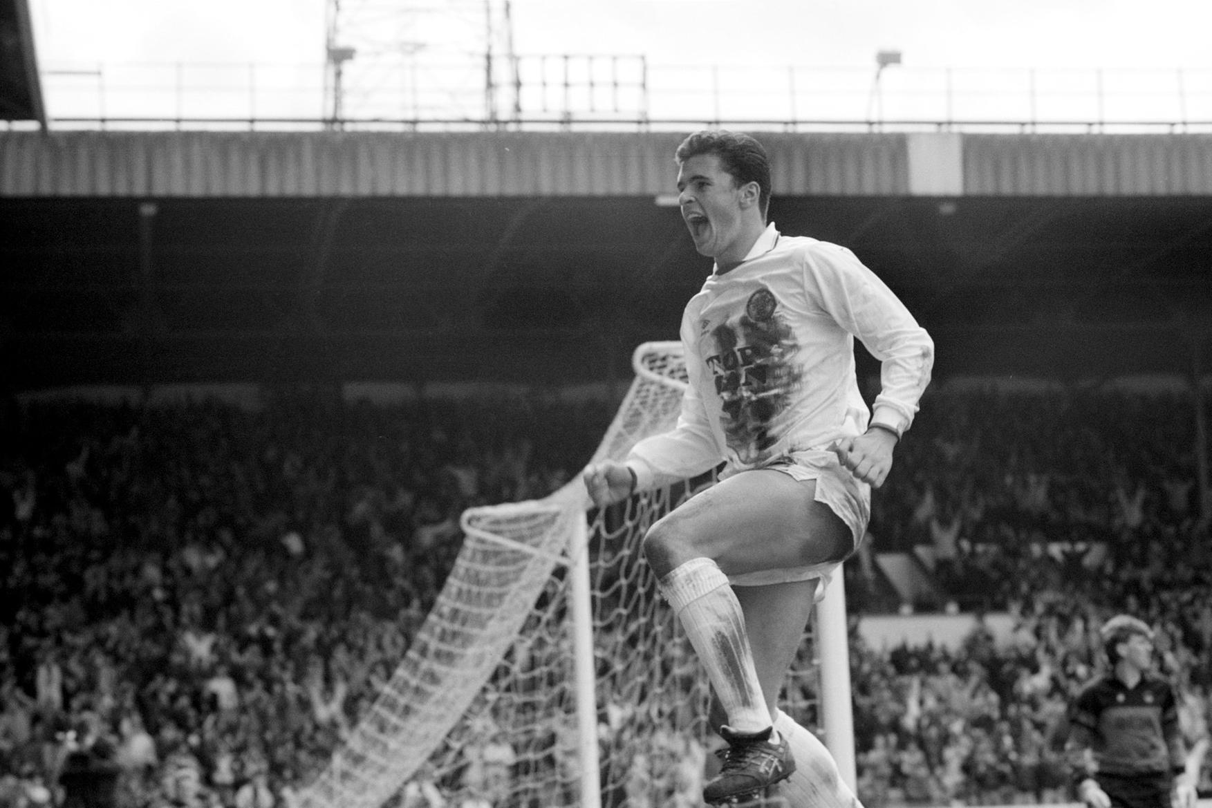 Enjoy these photo memories from Leeds United's 1-1 draw with Bradford City in April 1990, a game which featured Gary Speed's first goal for the Whites.