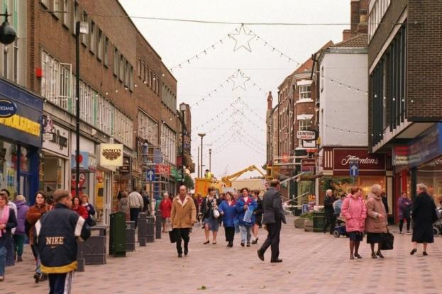 Shoppers enjoy the festive atmosphere of Westgate while Christmas shopping in December 1997.