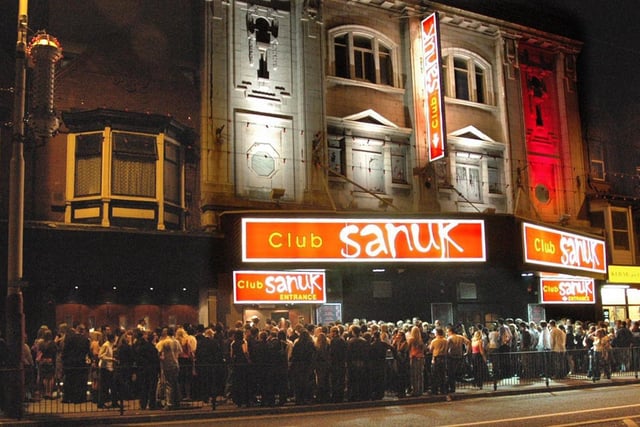 Queuing to get in - Club Sanuk, 2003