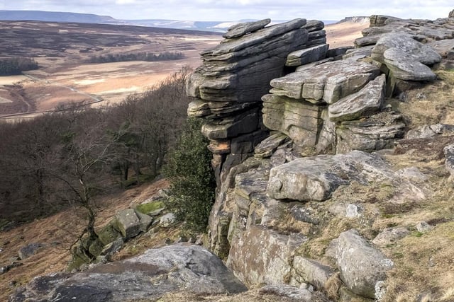 Located north of Hathersage, Stanage Edge is very popular with avid walkers, hikers and rock climbers with the stunning landscape views of the Dark Peak moorlands and the Hope Valley.

The edge was featured in 2005 film Pride and Prejudice, which stars Keira Knightley.