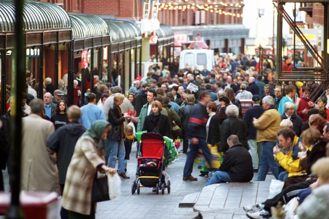 The town centre was packed in Blackpool ahead of Christmas in 1997