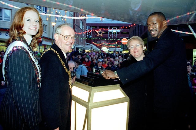 Blackpool Christmas Illuminations switch-on. Pic shows Eastenders and Grand Theatre panto star Howard Antony switching on the lights, helped by Blackpool Mayor and Mayoress Cllrs. Fred and Pamela Jackson, and Miss Blackpool, 1997