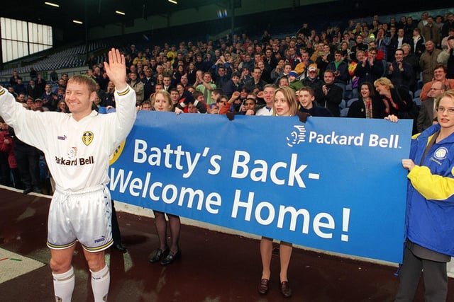 Hundreds of Leeds United fans turned up at Elland Road to meet former Leeds United favourite David Batty after he resigned for the club.