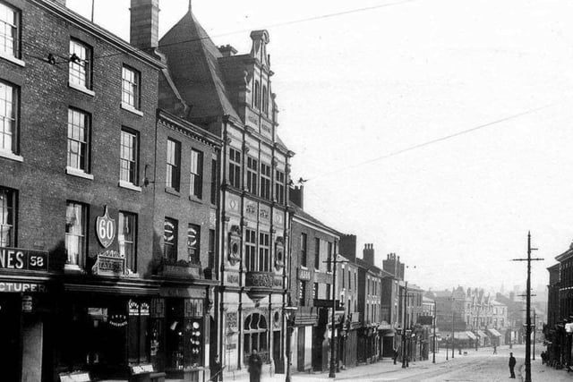 An early photograph of Standishgate, Wigan, in the 1900s