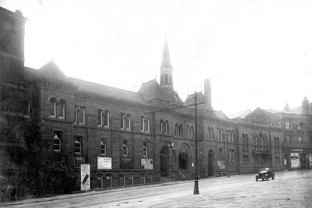 Cookridge Street Baths in November 1928. Also known as the Oriental and General baths, they were designed by Cuthbert Brodrick cost £13,000 and were opened in 1867. With some alterations in 1882, they remained in use until finally closing and being demolished in the late 1960s.