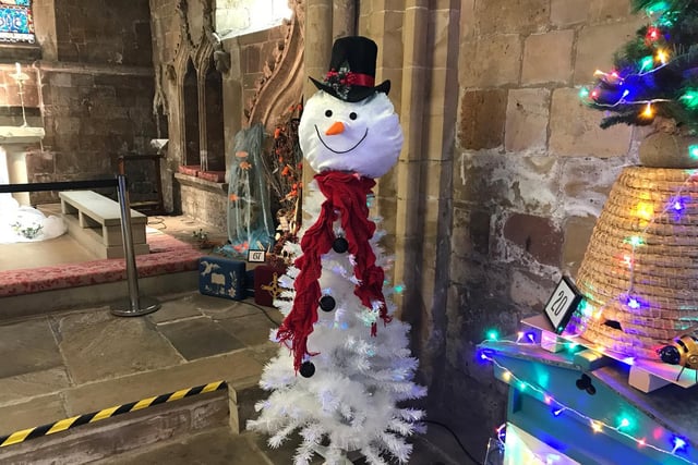 A snowman Christmas tree