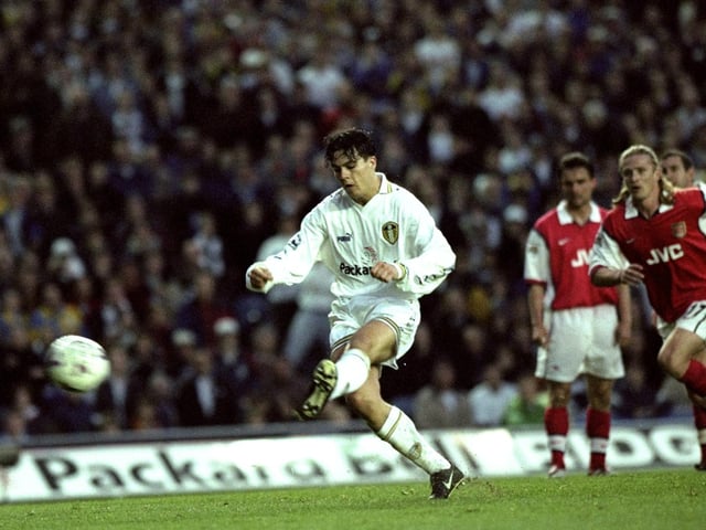 Ian Harte takes his penalty.