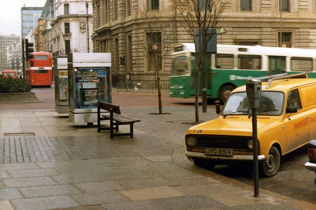 The Headrow seen from the junction with Cookridge Street in November 1980. Park Row is on the left.