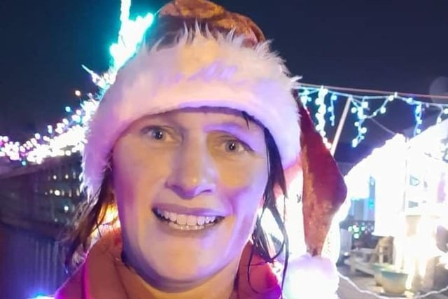 The Go Be Runners, based in Spenborough, completed their final run of the year and decided to spread festive cheer to residents and motorists along the way