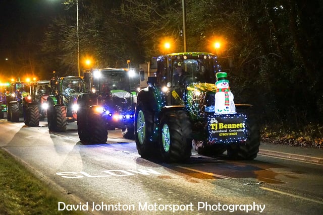 Festive tractor run delights hundreds. Picture by David Johnson