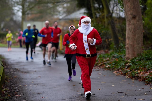 Santa at the head of this group of runners.