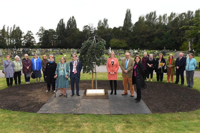 28th September 2021
Harrogate and District Soroptimist's unveil memorial stone  under their weeping Elm memorial tree at Stonefall Cemetery.
Pictured the Mayor and Mayoress of Harrogate Cllr Trevor and Janet Chapman, President Sandra Frier and Cllr Andy Paraskos unveil the memorial stone with member of the Soroptimist's in attendance
Picture Gerard Binks