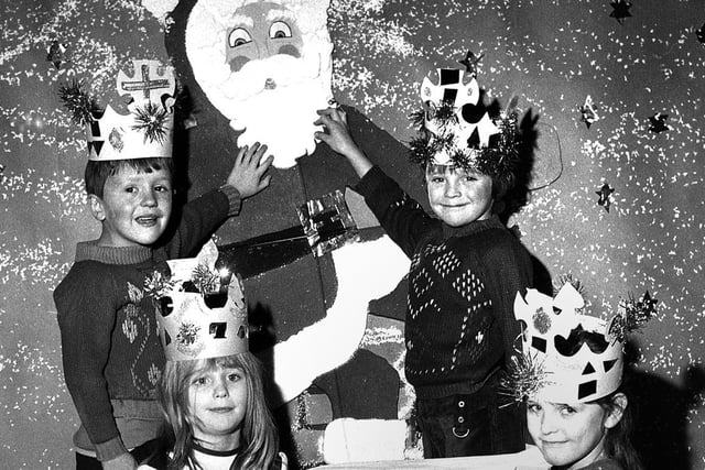 Hindley Primary School pupils at Christmas in 1974