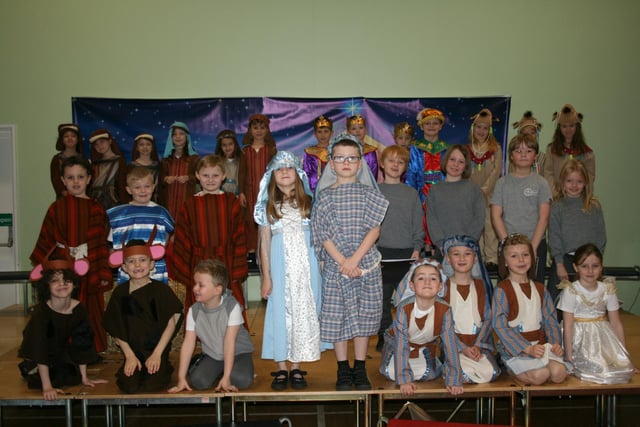 Holywell Green Primary School - year 2 nativity.