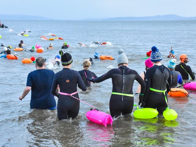 Splashing start to 2022 - Pictures by Keith Douglas Photography