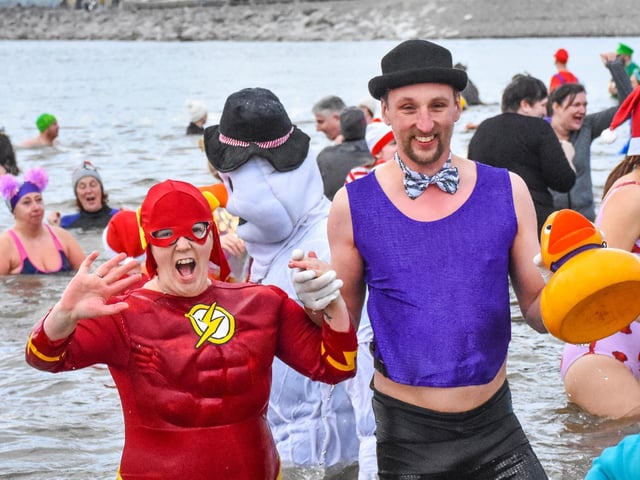 Splashing start to 2022 - Pictures by Keith Douglas Photography