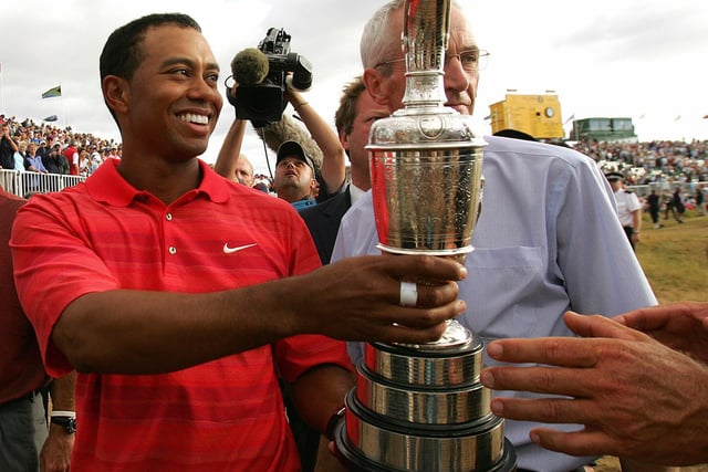Tiger successfully defended his title at Hoylake, holding off Chris DiMarco, Ernie Els, Jim Furyk, and Sergio Garca for a two-shot victory.