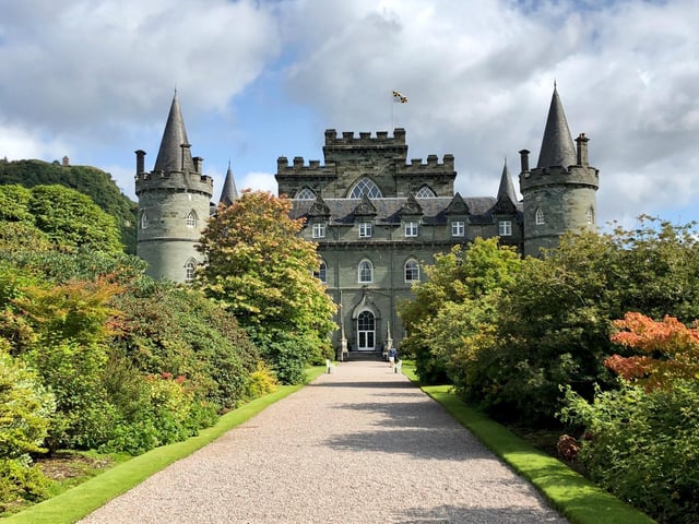 The seat of the Dukes of Argyll, the chiefs of Clan Campbell, since the 18th Century, this castle enjoys a fine spot overlooking Loch Fyne.