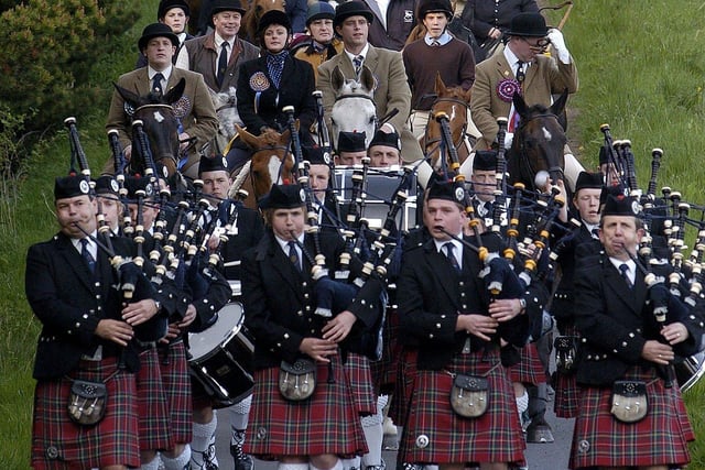 Galashiels Ex-Servicemens' Pipe Band leads the cavalcade to Threepwood.