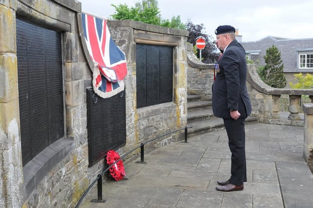 Ex-soldiers chairman Stuart Lunt lays a wreath at traditional time of 5.30am on Friday.